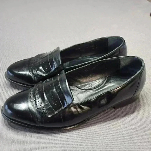 Johnston & Murphy Black Leather Men's Loafer Size 11 - Picture 1 of 11